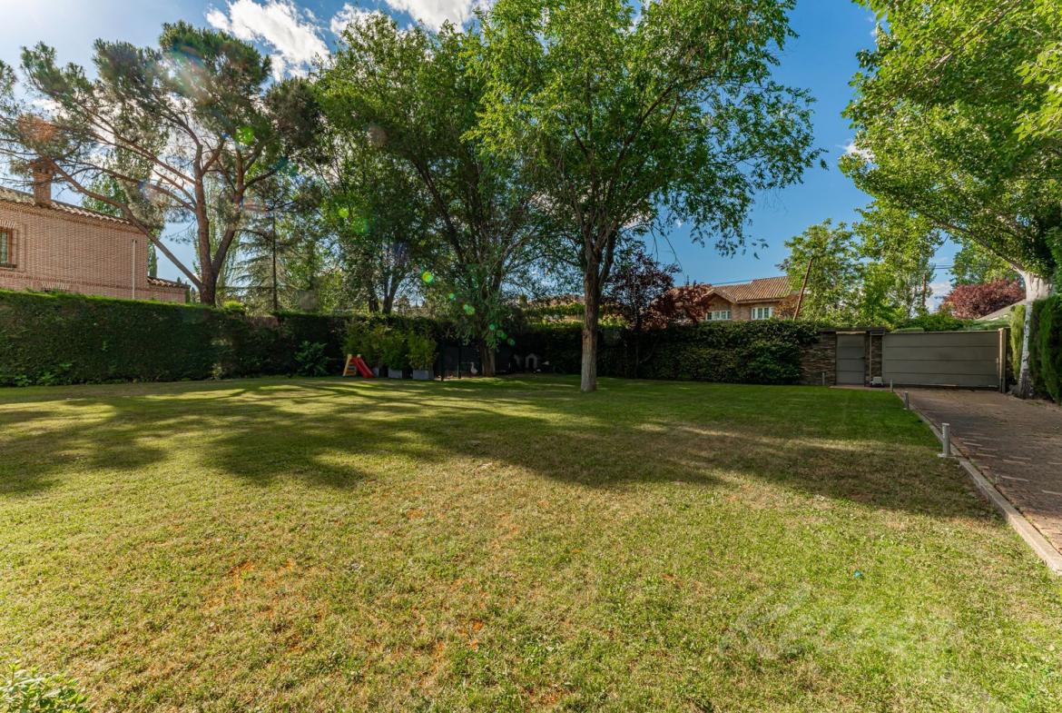 Chalet Lujo Villafranca Jardin