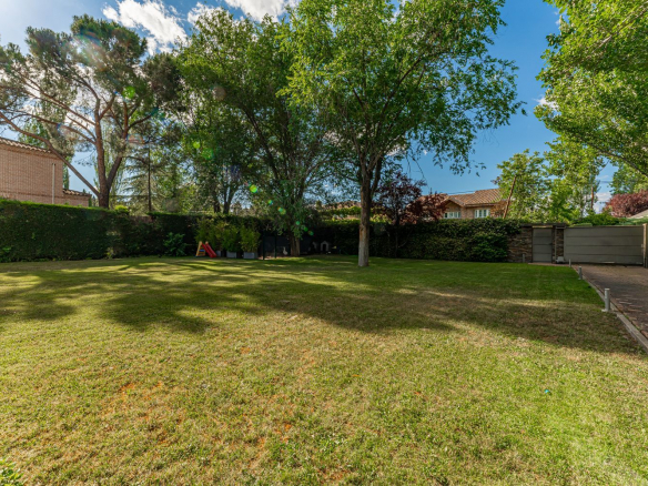 Chalet Lujo Villafranca Jardin