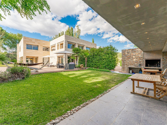 Chalet Lujo Villafranca Jardin