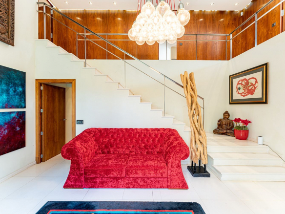 Chalet Lujo Villafranca Recibidor