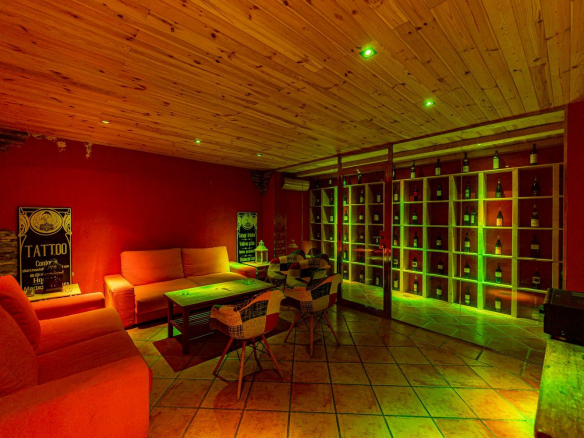 Chalet Lujo Villafranca Salon Bodega