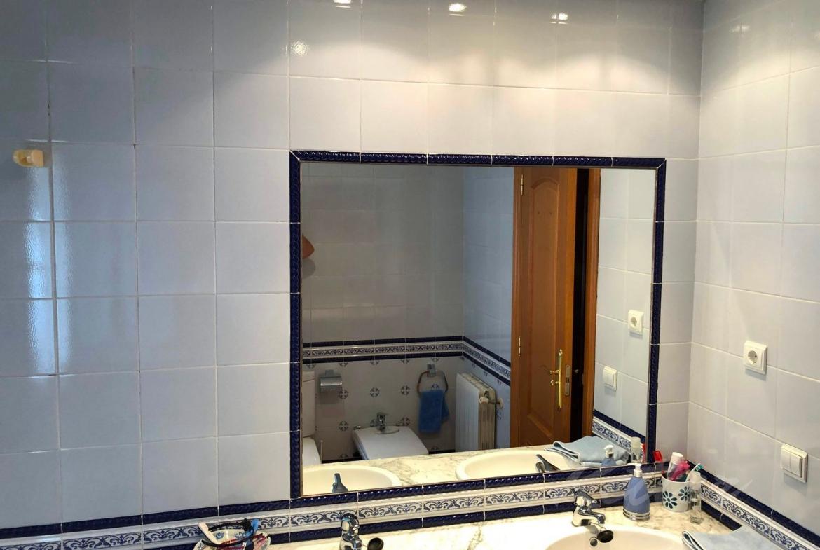 Chalet Monte Rozas Bano 02