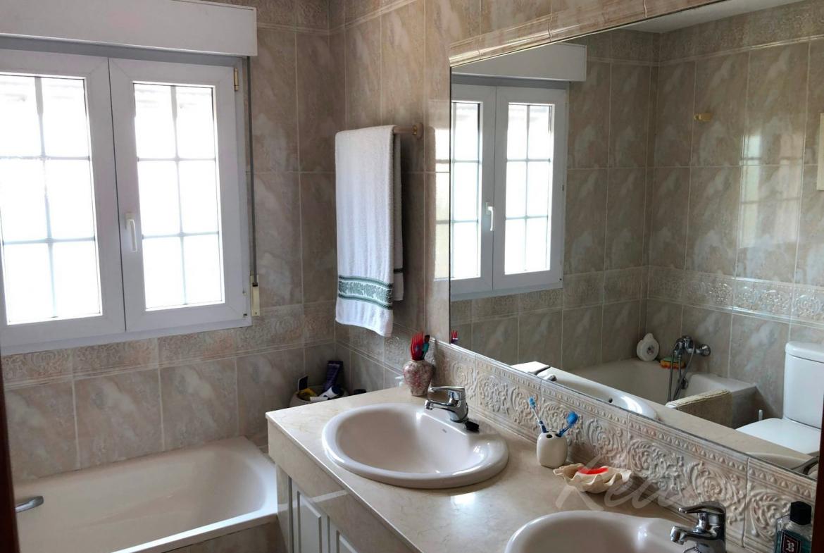 Chalet Monte Rozas Bano 03