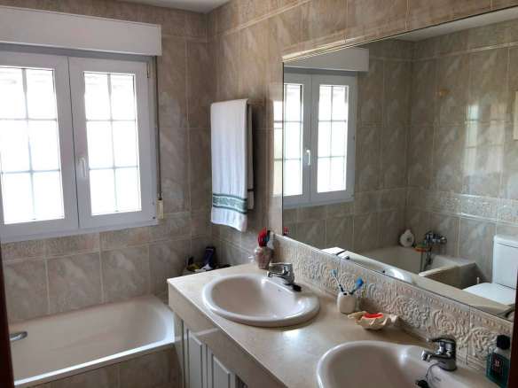 Chalet Monte Rozas Bano 03