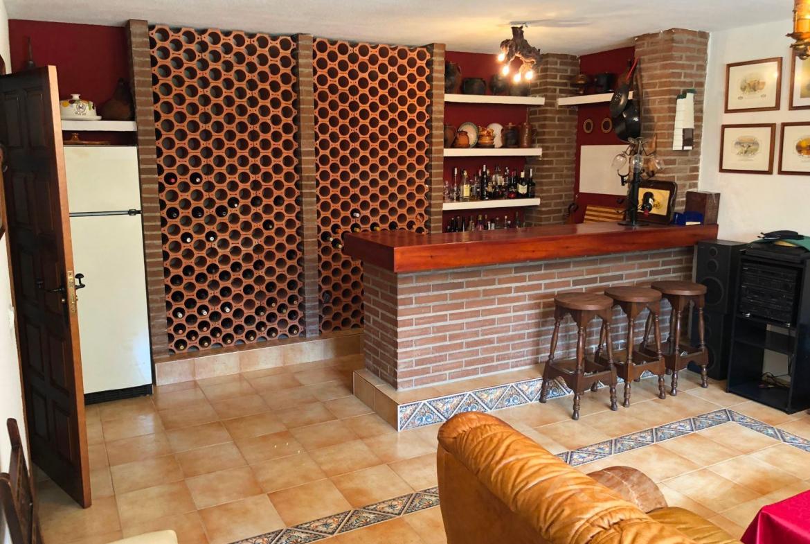Chalet Monte Rozas Bodega 01