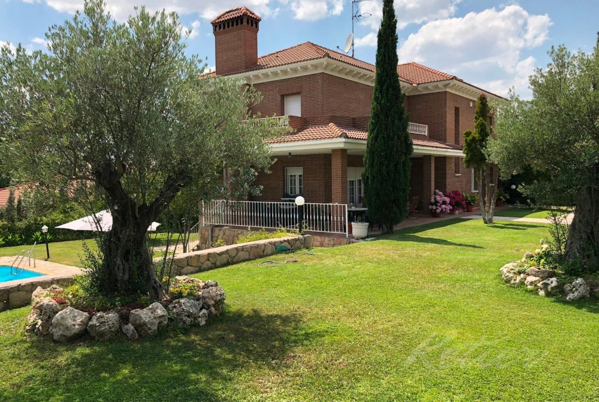 Chalet Monte Rozas Exterior 02