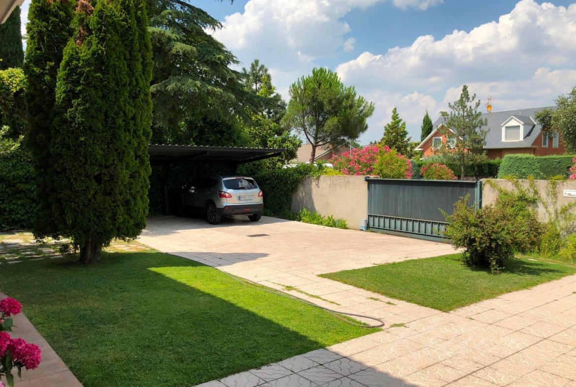 Chalet Monte Rozas Garaje 01