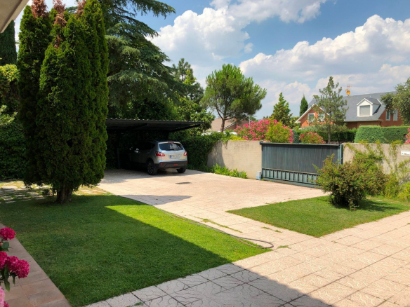 Chalet Monte Rozas Garaje 01