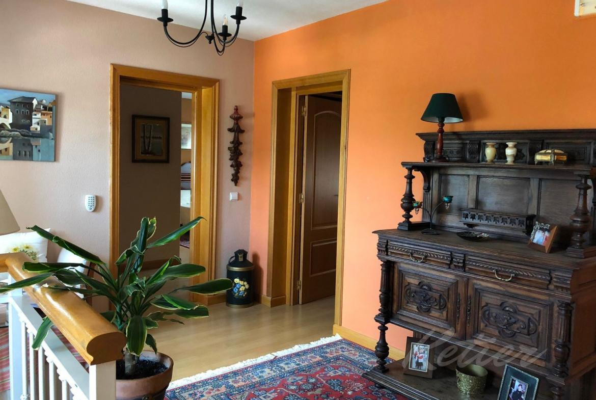 Chalet Monte Rozas Pasillo 01