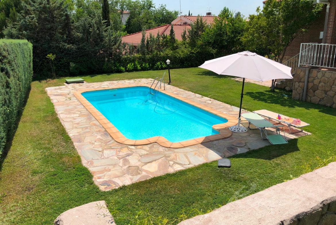 Chalet Monte Rozas Piscina 01
