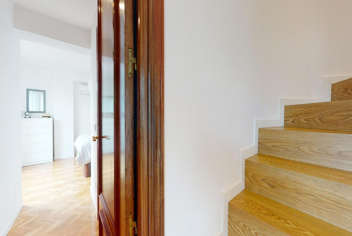 Chalet Pareado El Burgo Escaleras