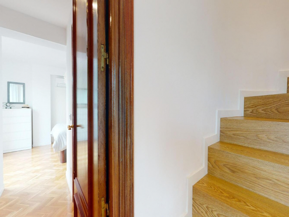 Chalet Pareado El Burgo Escaleras