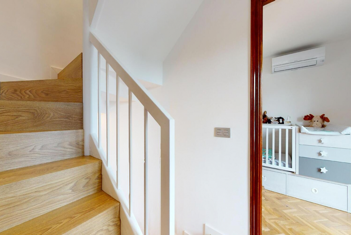 Chalet Pareado El Burgo Escaleras