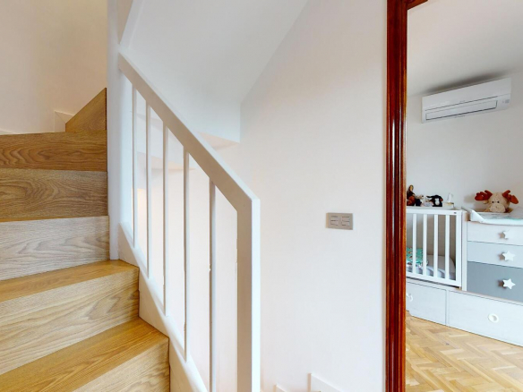 Chalet Pareado El Burgo Escaleras