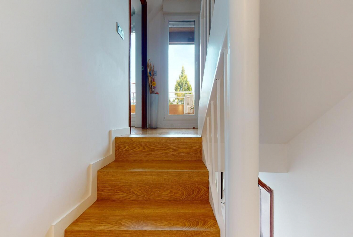 Chalet Pareado El Burgo Escaleras