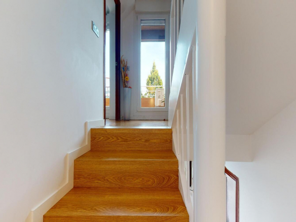 Chalet Pareado El Burgo Escaleras