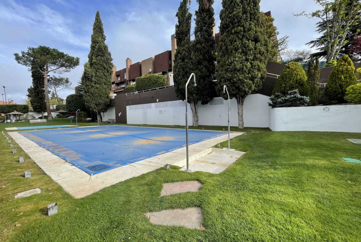 Chalet Pareado El Burgo Piscina Urbanizacion