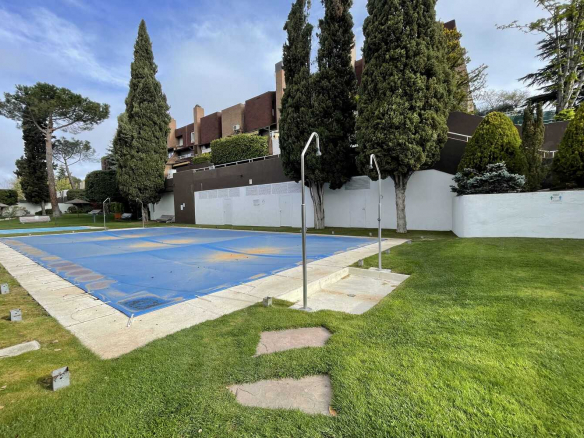Chalet Pareado El Burgo Piscina Urbanizacion