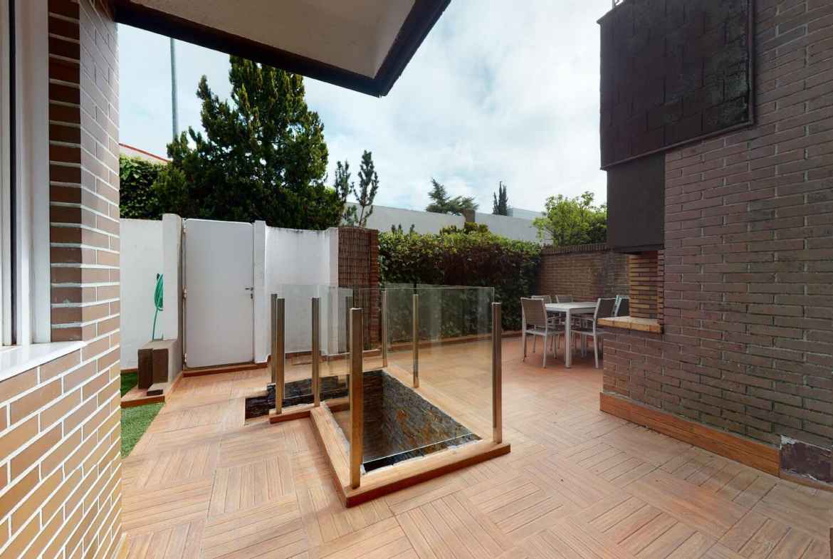 Chalet Pareado El Burgo Terraza