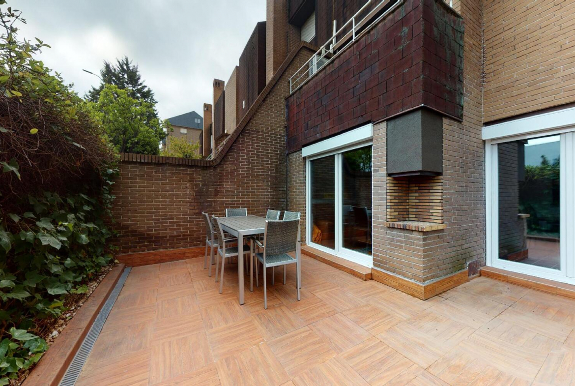Chalet Pareado El Burgo Terraza