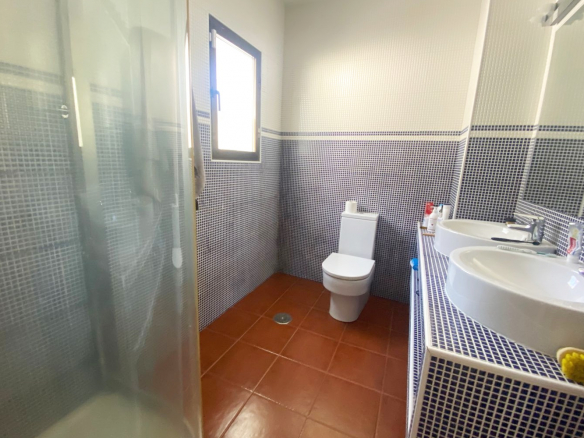 Chalet Pareado Molino de la Hoz Bano