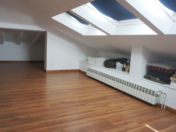 Chalet Pareado Molino de la Hoz Buhardilla