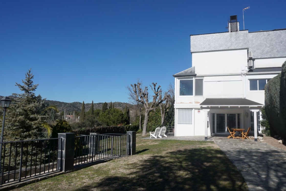 Chalet Pareado Molino de la Hoz Jardin