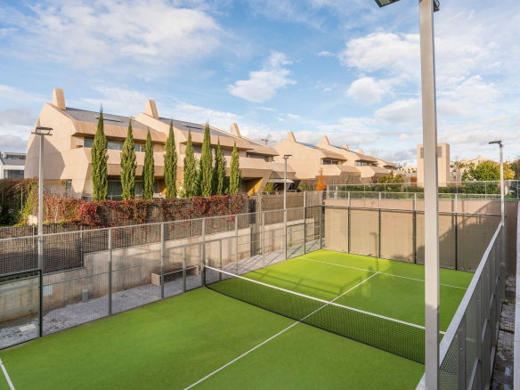 Chalet Pareado en Boadilla del Monte Cancha Tenis
