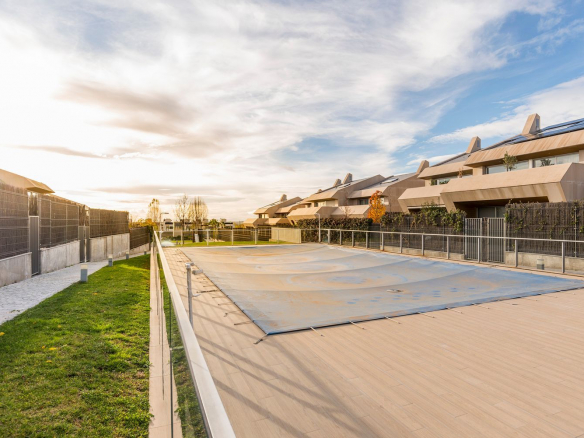 Chalet Pareado en Boadilla del Monte Piscina