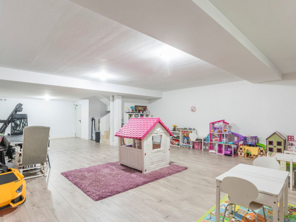 Chalet Pareado en Boadilla del Monte Sala Juegos