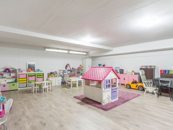 Chalet Pareado en Boadilla del Monte Sala Juegos