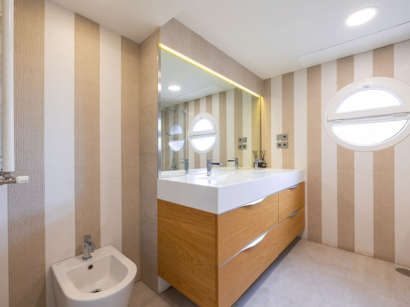 Chalet Pareado en Pozuelo de Alarcon Bano