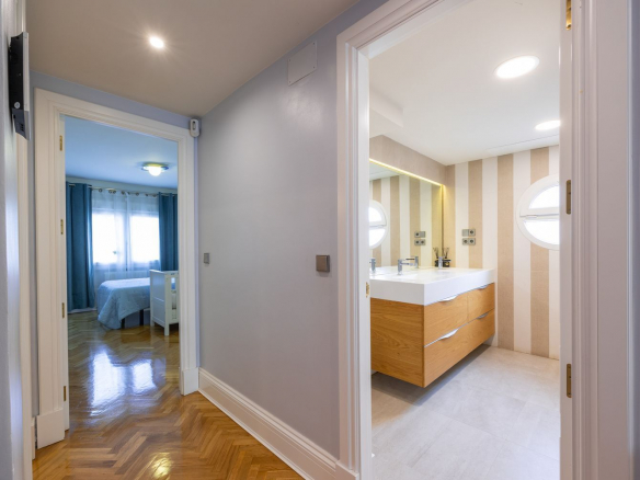 Chalet Pareado en Pozuelo de Alarcon Bano