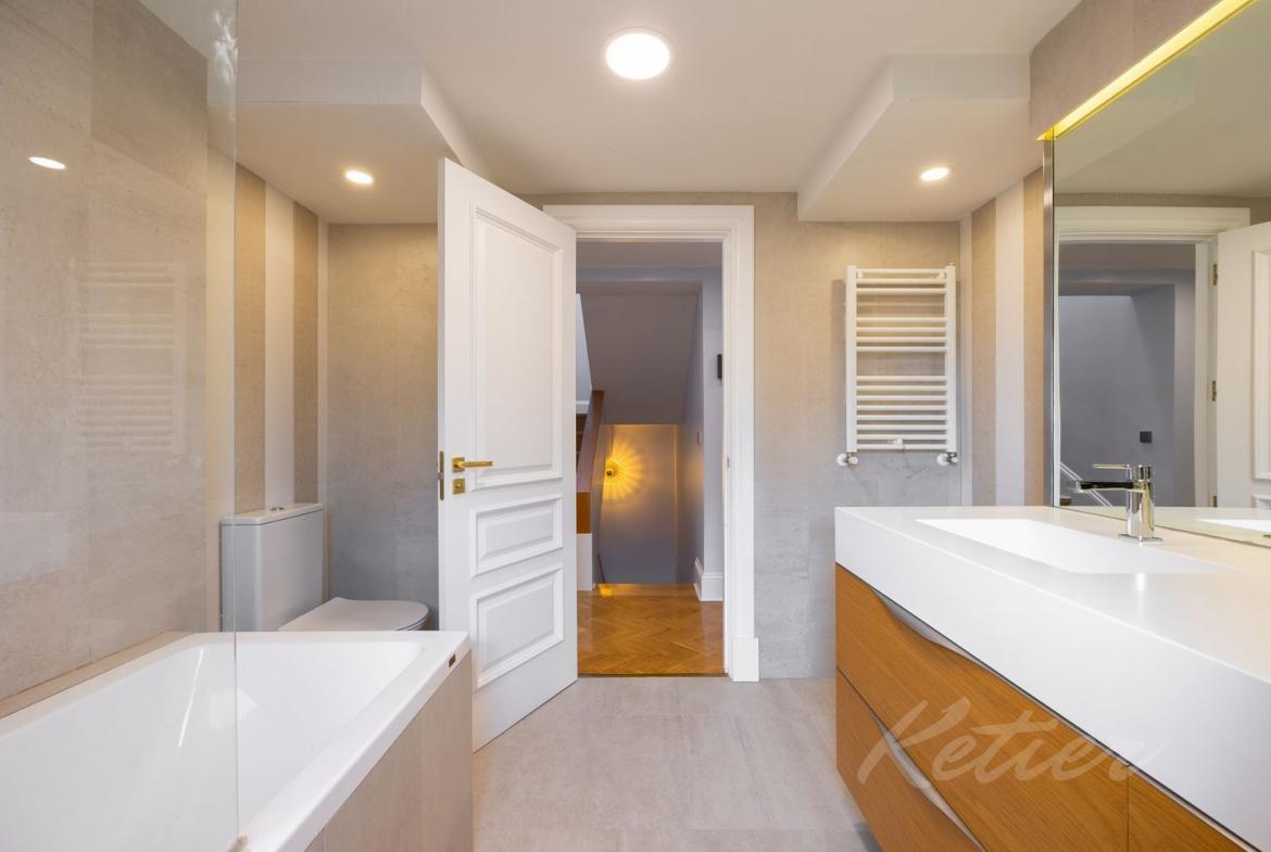 Chalet Pareado en Pozuelo de Alarcon Bano