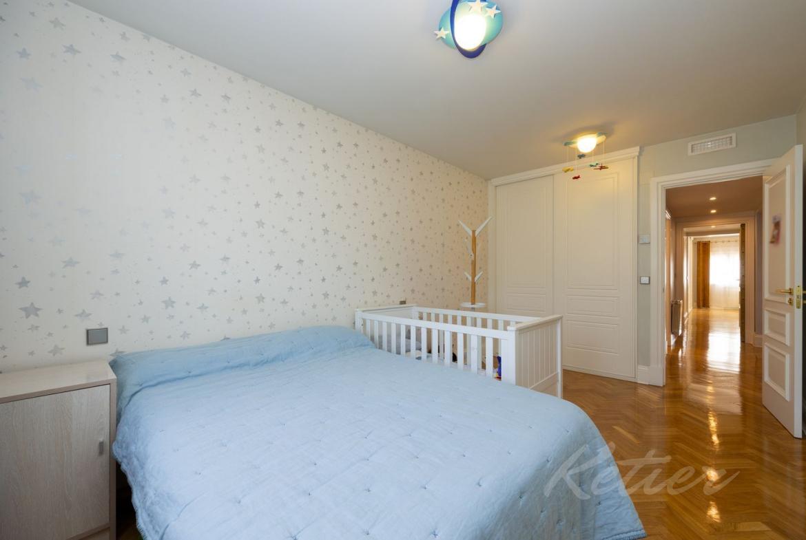 Chalet Pareado en Pozuelo de Alarcon Dormitorio