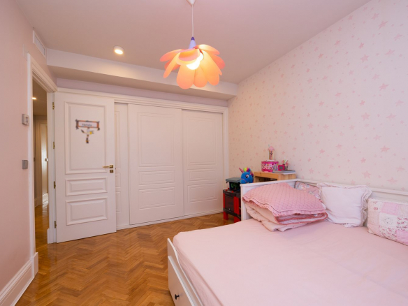 Chalet Pareado en Pozuelo de Alarcon Dormitorio