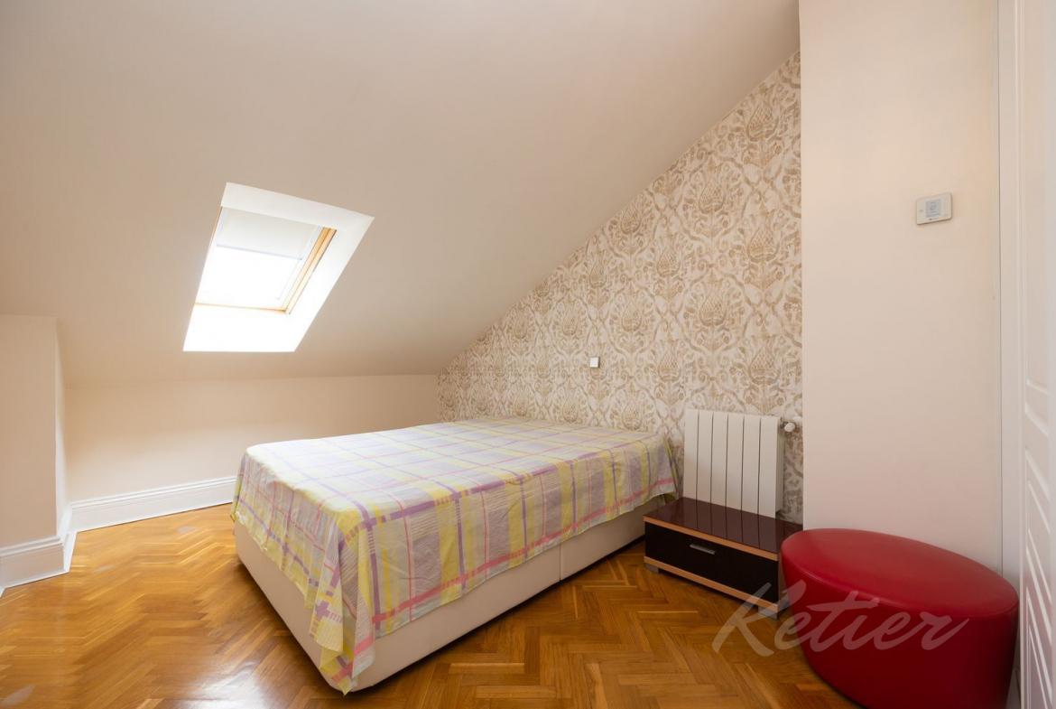 Chalet Pareado en Pozuelo de Alarcon Dormitorio