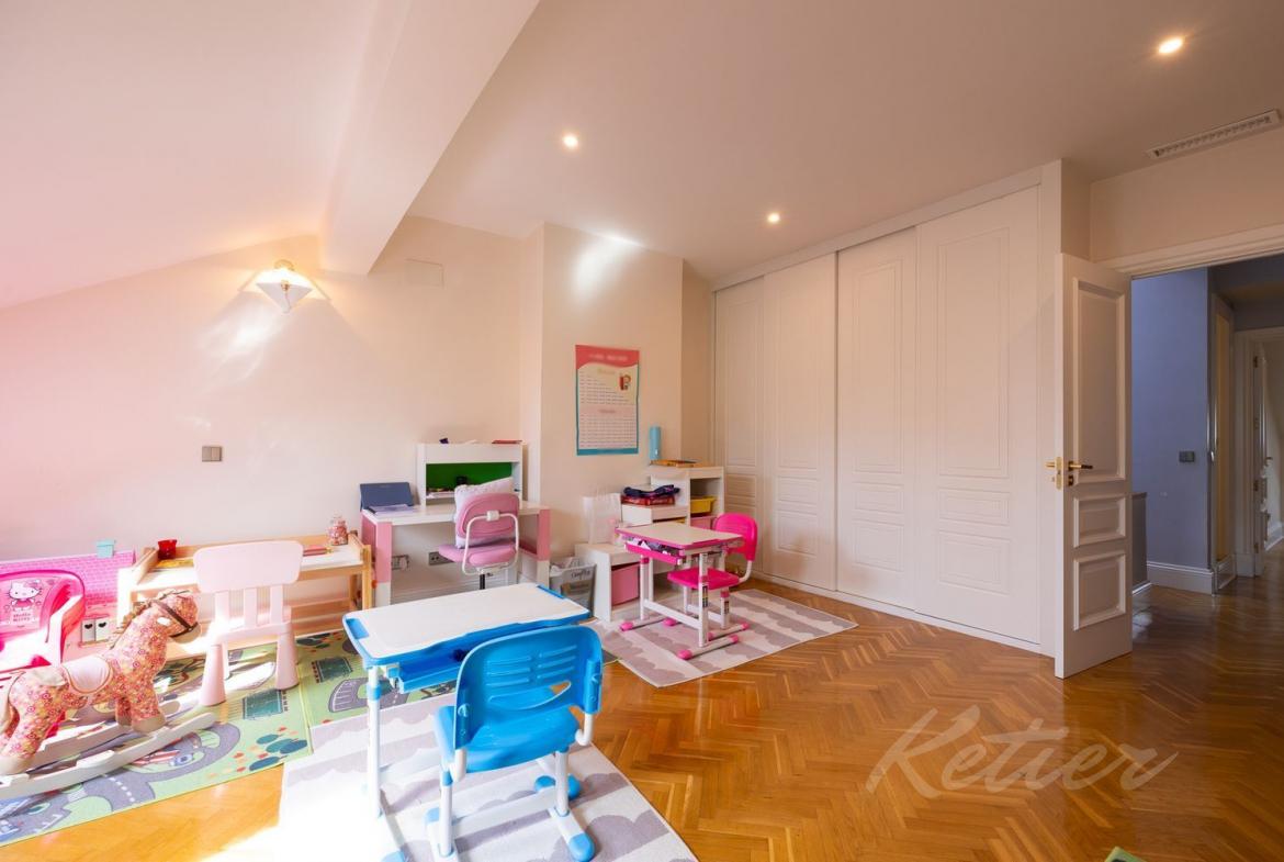 Chalet Pareado en Pozuelo de Alarcon Dormitorio
