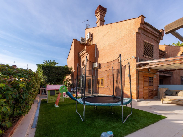 Chalet Pareado en Pozuelo de Alarcon Exterior