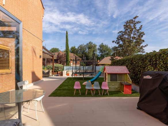 Chalet Pareado en Pozuelo de Alarcon Exterior