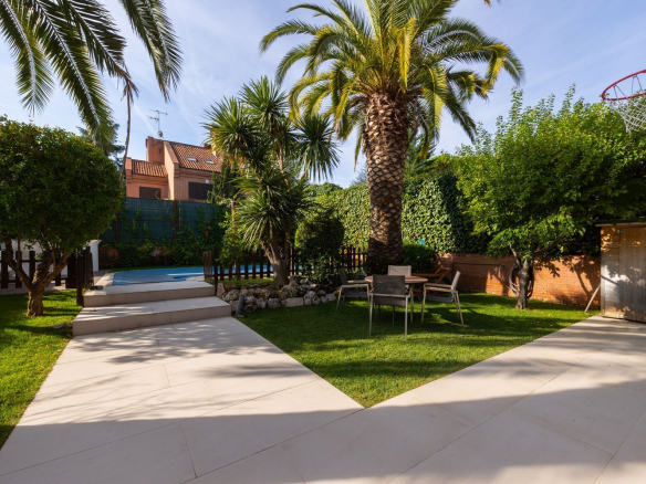 Chalet Pareado en Pozuelo de Alarcon Exterior