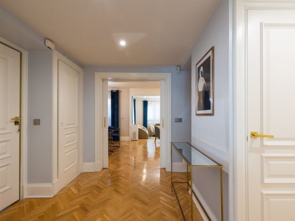 Chalet Pareado en Pozuelo de Alarcon Hall Distribuidor