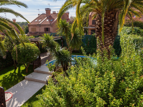 Chalet Pareado en Pozuelo de Alarcon Jardin