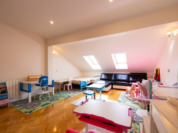 Chalet Pareado en Pozuelo de Alarcon Mansarda