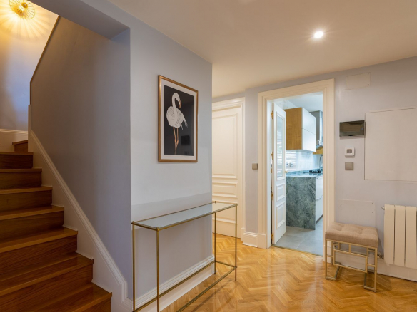 Chalet Pareado en Pozuelo de Alarcon Pasillo