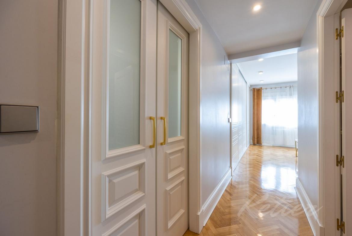 Chalet Pareado en Pozuelo de Alarcon Pasillo