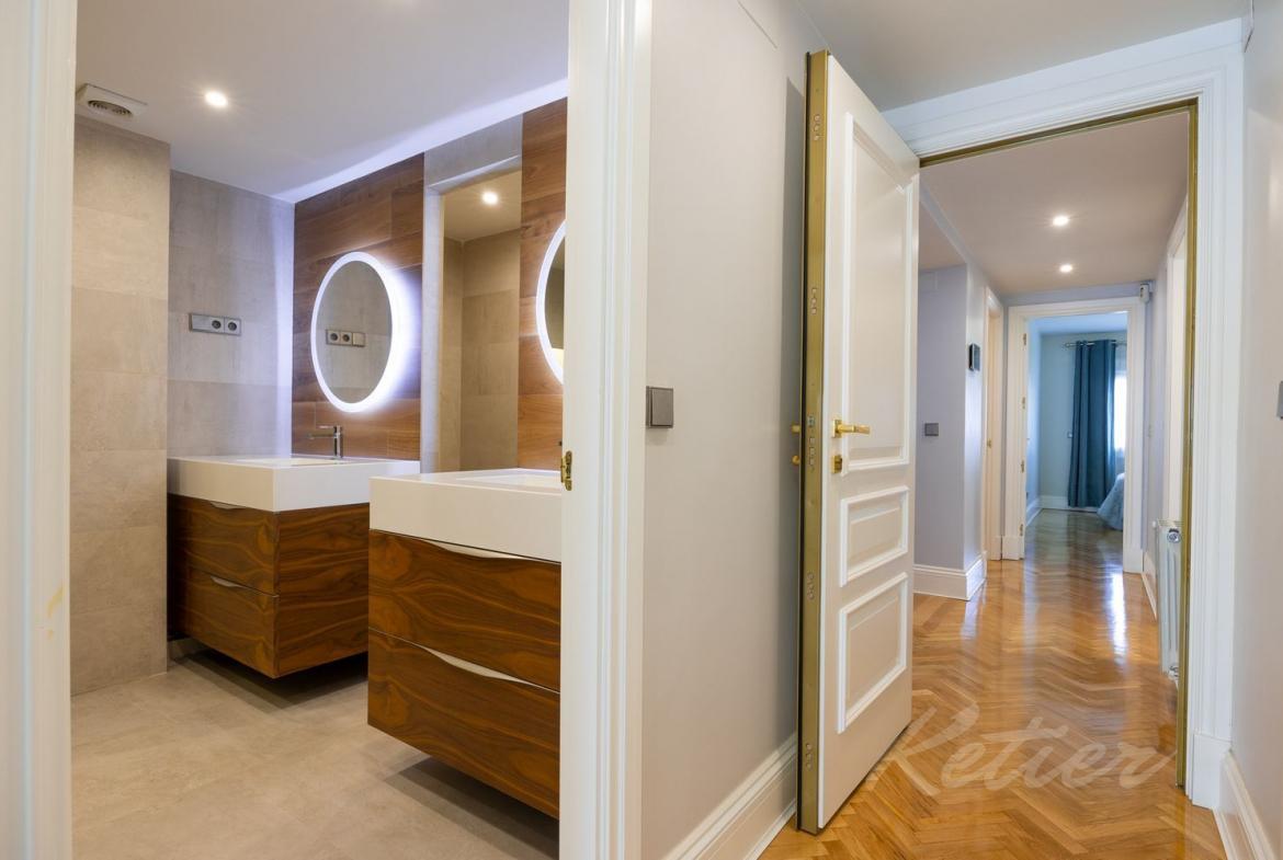 Chalet Pareado en Pozuelo de Alarcon Pasillo