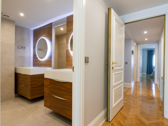 Chalet Pareado en Pozuelo de Alarcon Pasillo