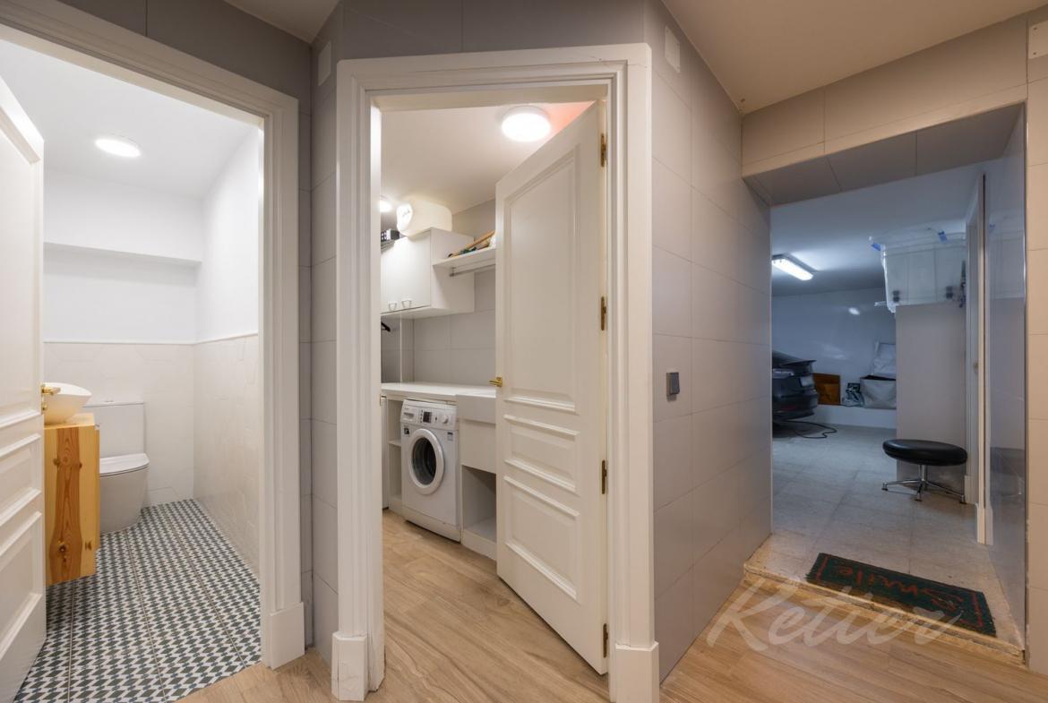 Chalet Pareado en Pozuelo de Alarcon Pasillo