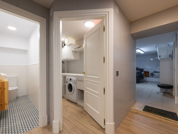 Chalet Pareado en Pozuelo de Alarcon Pasillo